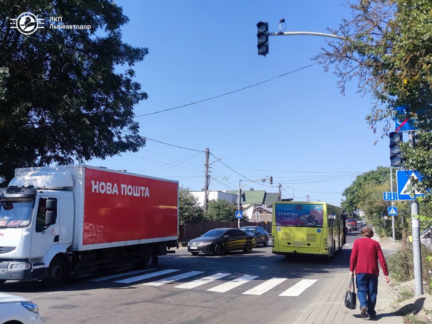 Новий світлофорний об'єкт на перехресті вул. Шевченка-Брюховицька / фото: ЛКП "Львівавтодор"