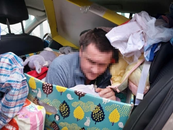 Трішки вагітний або подарунок у бейбі-боксі. Як налякані чоловіки пробують втекти з України