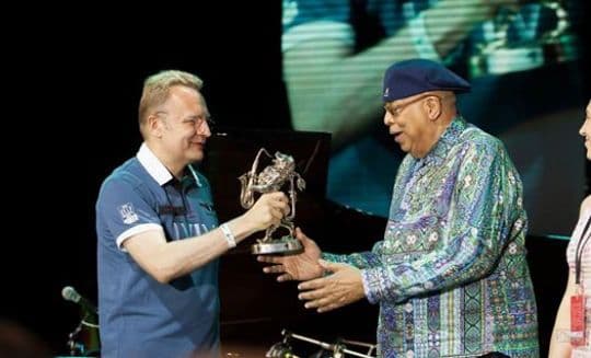 Чучо Вальдезу вручили у Львові Міжнародну музичну премію
