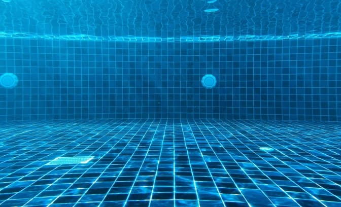 У Львові вп'яте перевірили воду в басейнах. Які результати