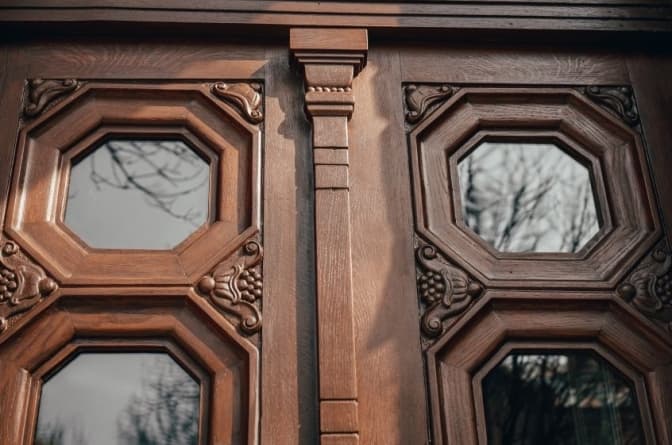 На вулиці Ярослава Мудрого у Львові відновили історичну браму