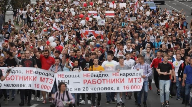 Наше майбутнє визначається в Білорусі та у головах українців Covid-19 уже не є жахіттям. Висновки тижня