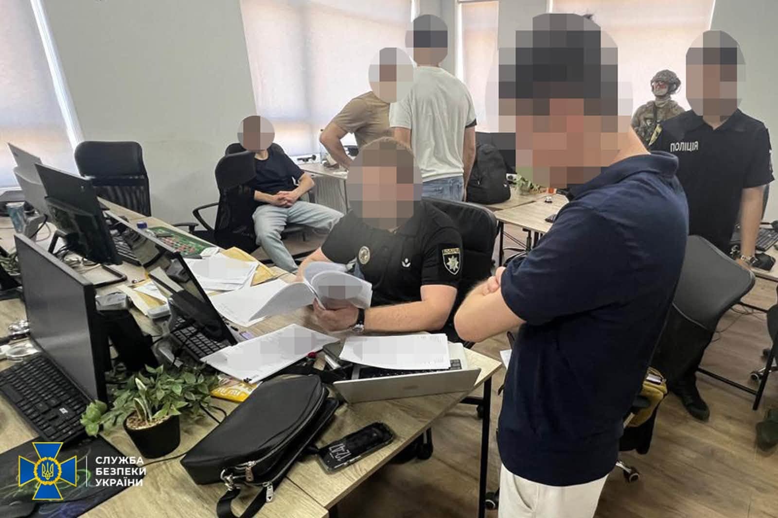 У Львові ліквідувала діяльність call-центру: затримали шістьох осіб / фото: СБУ
