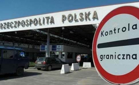 Перевізники масово скасовують єЧергу через нове блокування на кордоні з Польщею