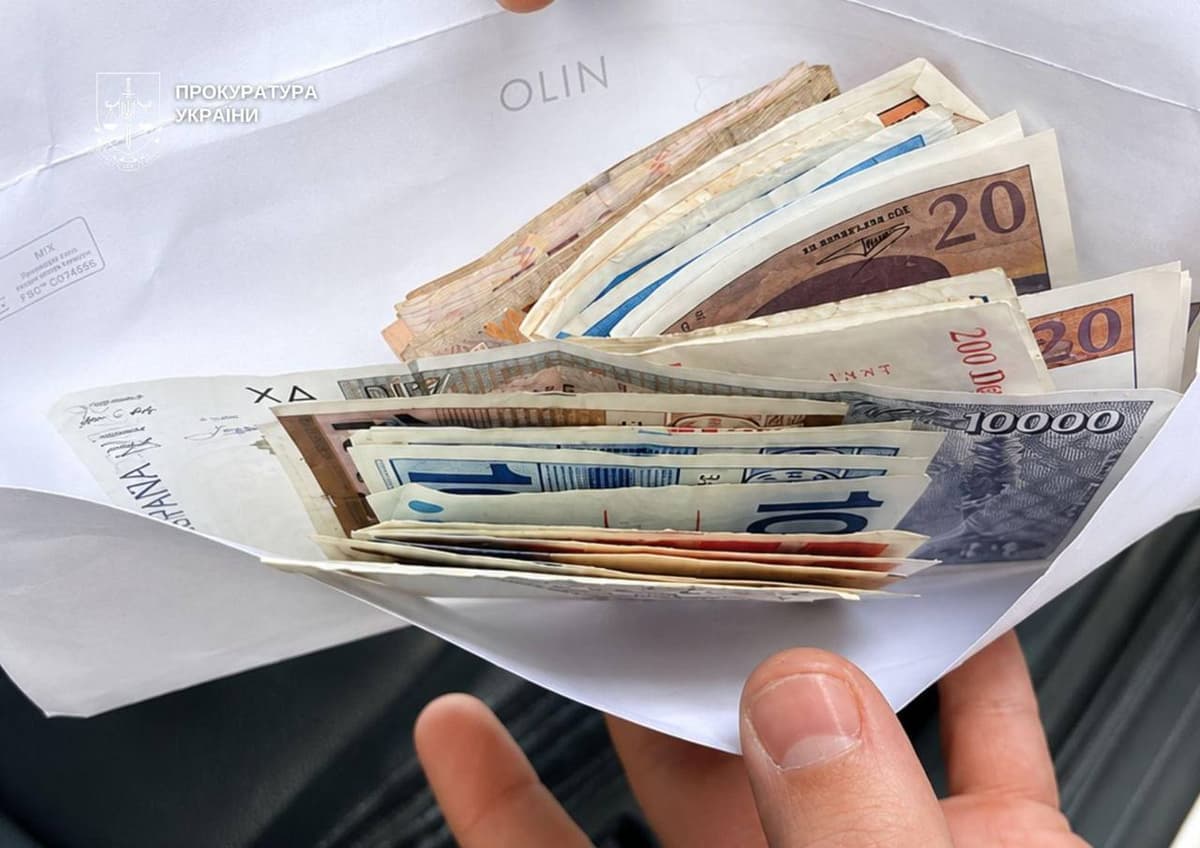 У Києві колишній посадовець віддав шахраям "з СБУ" 7 мільйонів гривень після звинувачень у фінансуванні ворожих дронів