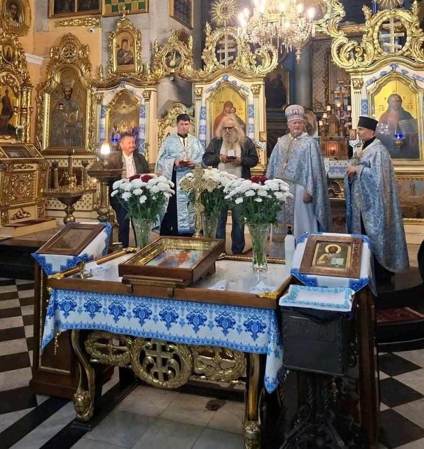 Освячення вівтаря у У Церкві Успіння Пресвятої Богородиці ПЦУ у Львові