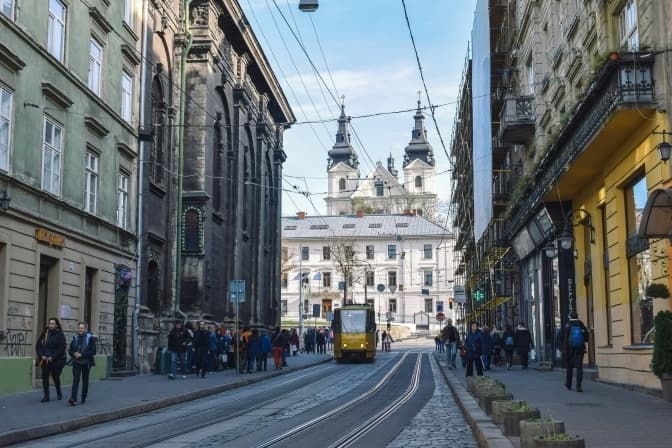 Сніг та ожеледиця. Якою буде погода на вихідних у Львові