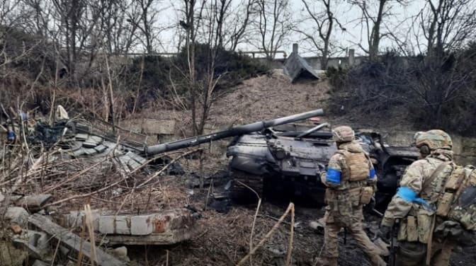 Залужний повідомив, що влада підтримує зв’язок із захисниками Маріуполя