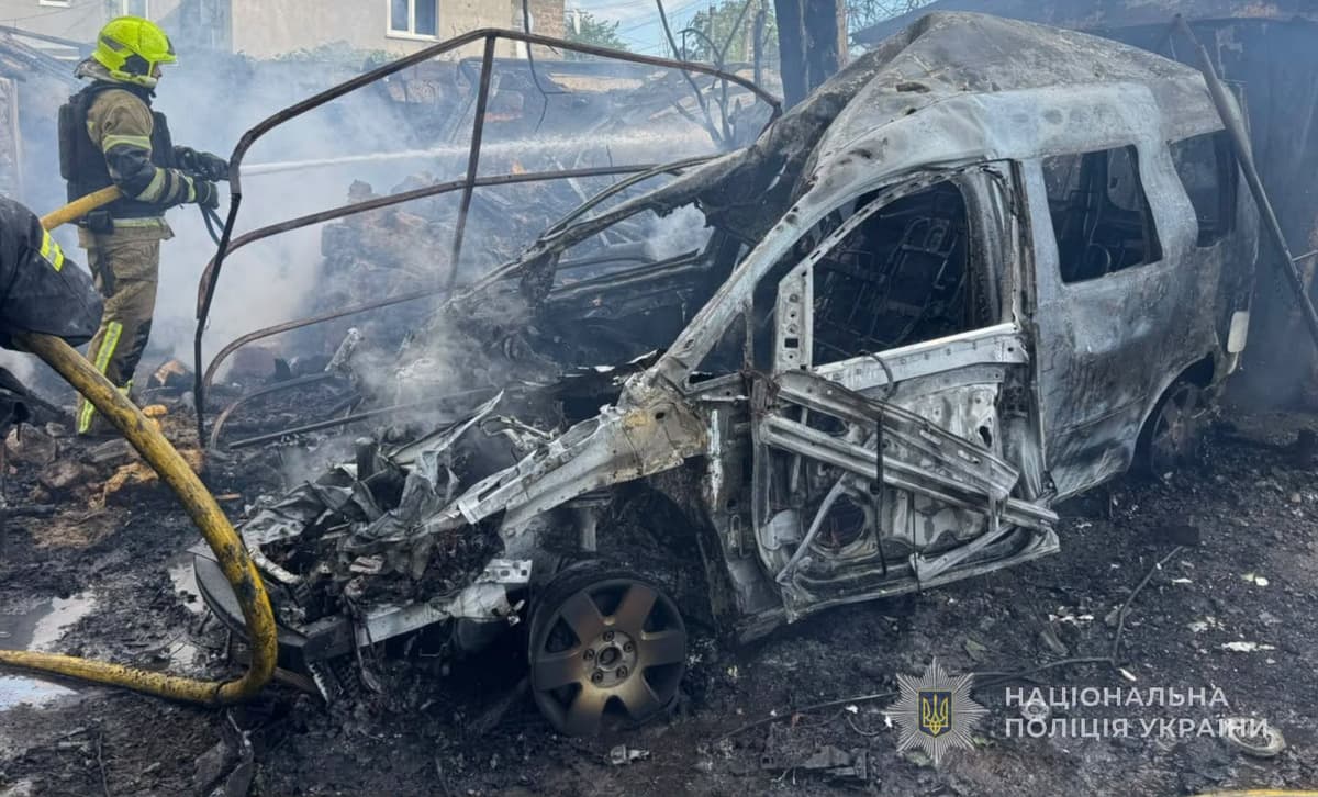 Повторний удар по Києву: у Подільському районі горить адмінбудівля, кількість поранених зросла до 18