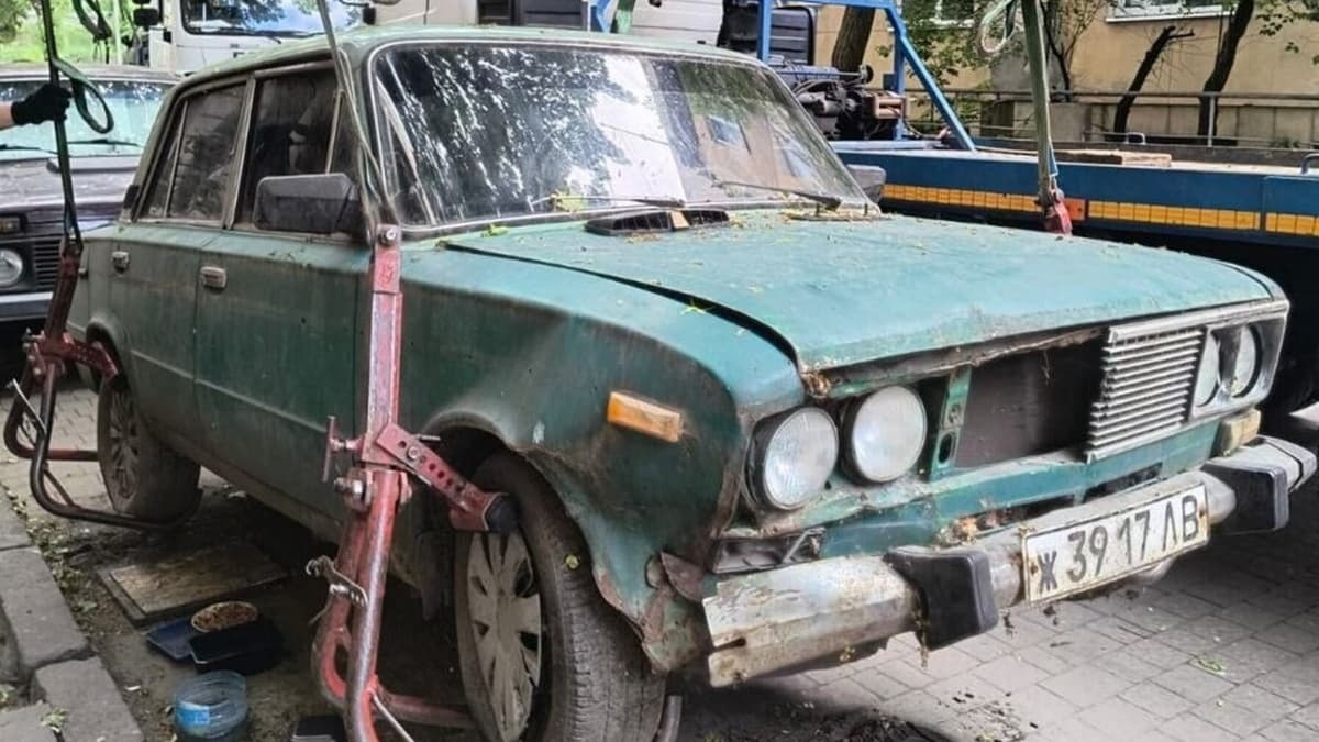 У Львові забрали ще 4 покинуті авто, які стояли без руху до п’яти років