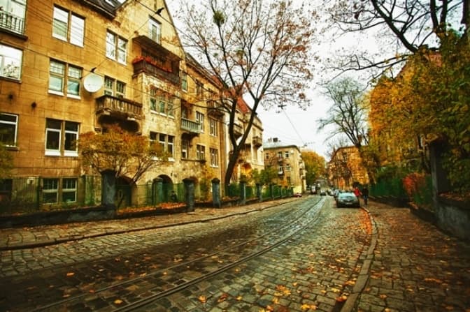 Львівські ринки порушують карантин та робота церков у разі «червоної» зони. Головне за добу