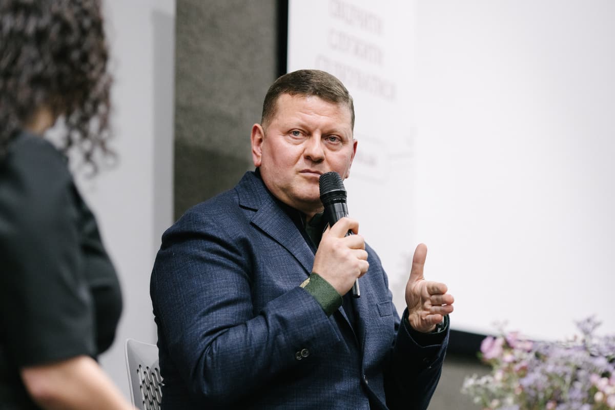 «Перемога буде тоді, коли Росія розсиплеться на 27, а краще на 69, князівств», – Валерій Залужний у Львові