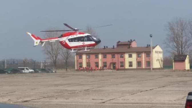 На Львівщину прибув гелікоптер для евакуації хворих і поранених. Відео дня