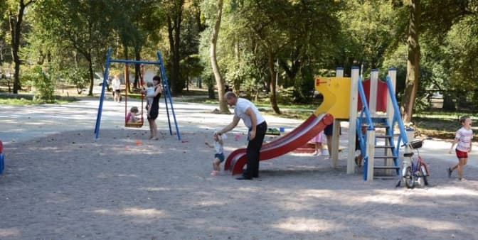 У Львові облаштовують новий громадський простір. Фото