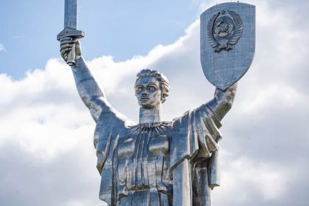Такі речі треба вміщувати в музеях. Історик про дерусифікацію монумента Батьківщина-мати