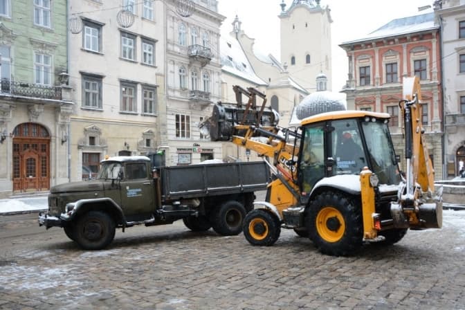 У Львові оголосили 16 доган за несвоєчасне прибирання міста від снігу