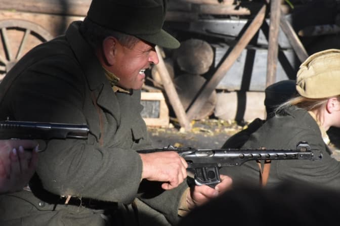 У центрі Львова провели театралізований бій УПА проти НКВС. Фото