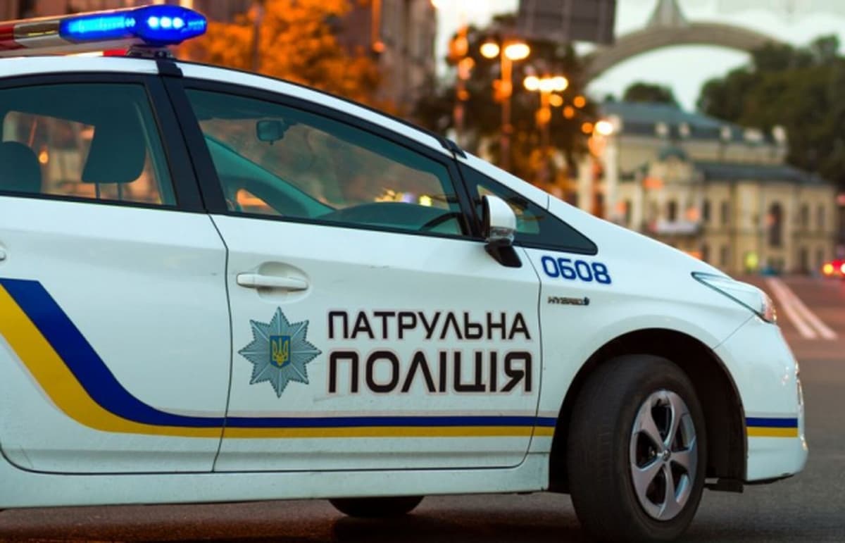 У Києві патрульні затримали нетверезого підлітка: викрав авто у родичів та тікав від поліції