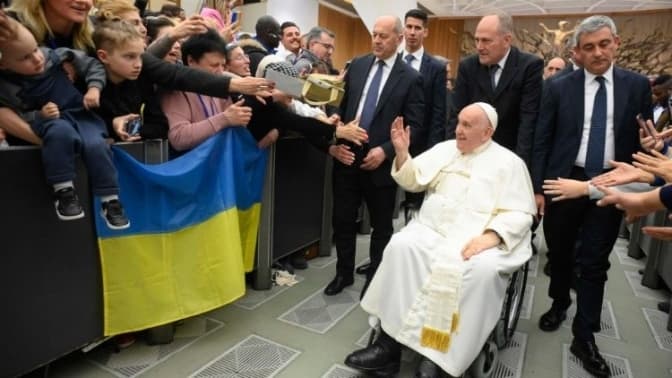 Папа до біженців з України: молюся за мир для вашої багатостраждальної країни