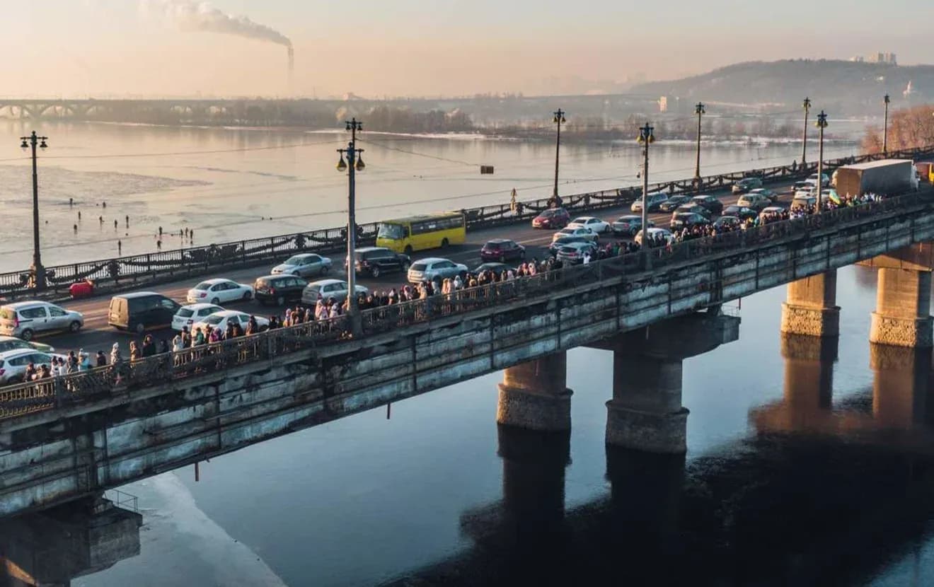 Міст Патона у Києві у 2017 році визнали аварійним