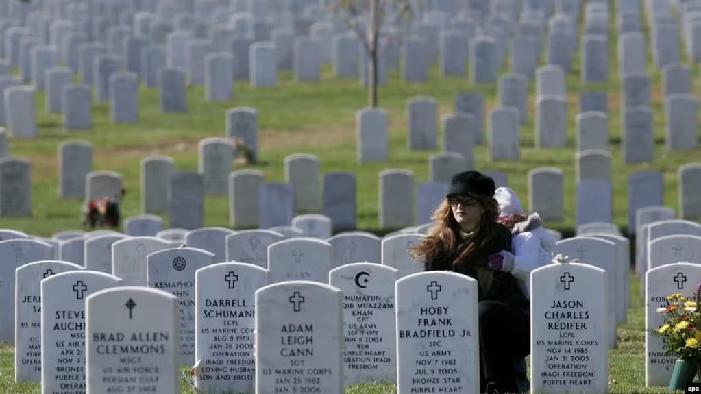 Арлінгтонський національний військовий цвинтар під Вашингтоном. Фото: epa