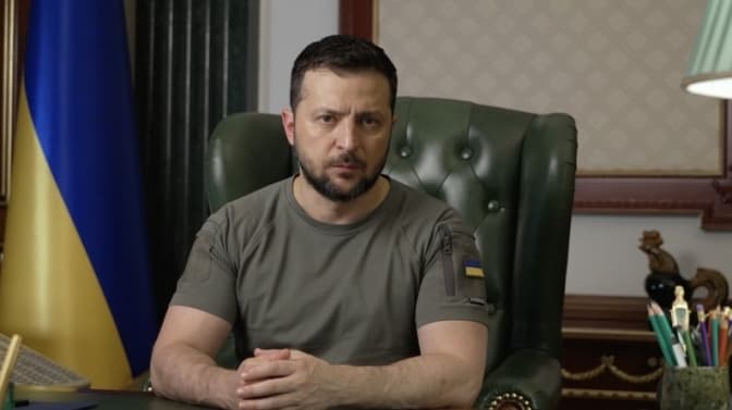 Зеленський пояснив, чому українців не попередили про вторгнення росії