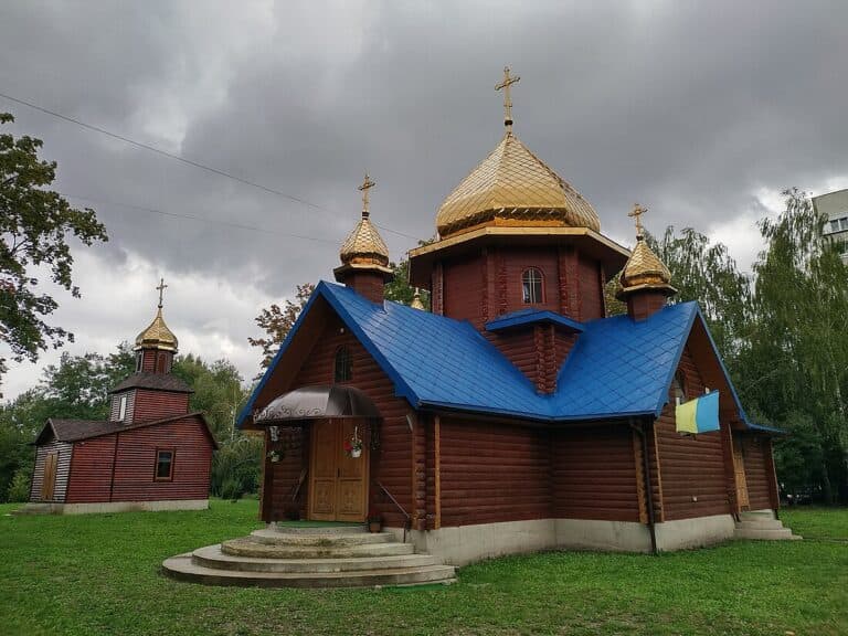 Храм Покрови Пресвятої Богородиці Львівської єпархії ПЦУ (вул. Демнянська, 4)