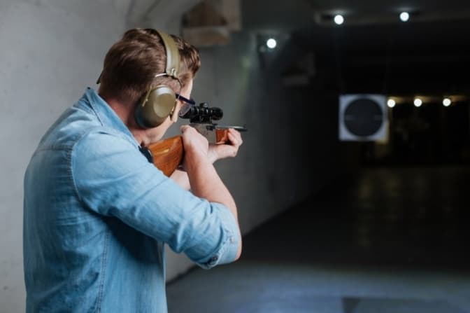 На Львівщині в тирі 17-річний хлопець отримав кульове поранення