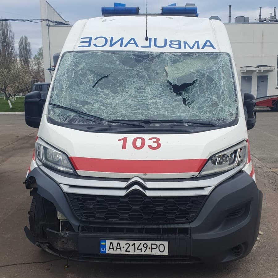У Києві під час повторного удару поранено бригаду «швидкої»: медики потрапили під обстріл під час надання допомоги