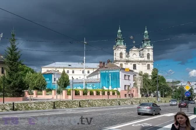 Львів під час сильних поривів вітру та можливої грози / фото: Твоє місто