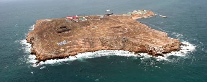 Російський військовий корабель, іди на х*й. 13 українських прикордонників героїчно загинули на острові Зміїний