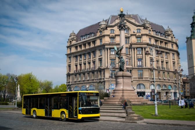 На яких маршрутах планують запустити нові автобуси великого класу у Львові