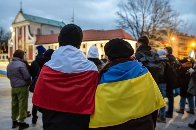 Поляки, які прийняли у себе біженців з України, більше не отримуватимуть виплати від уряду