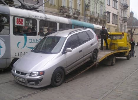 У Львові працюють евакуатори