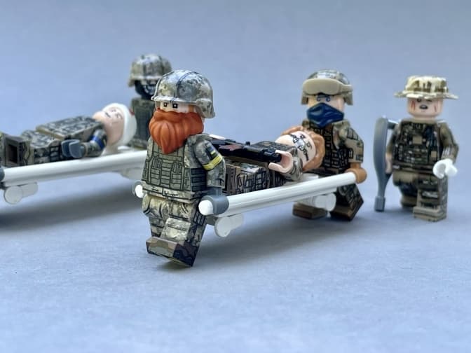 Захисникам «Азовсталі» присвятили нову колекцію LEGO-фігурок. Фото