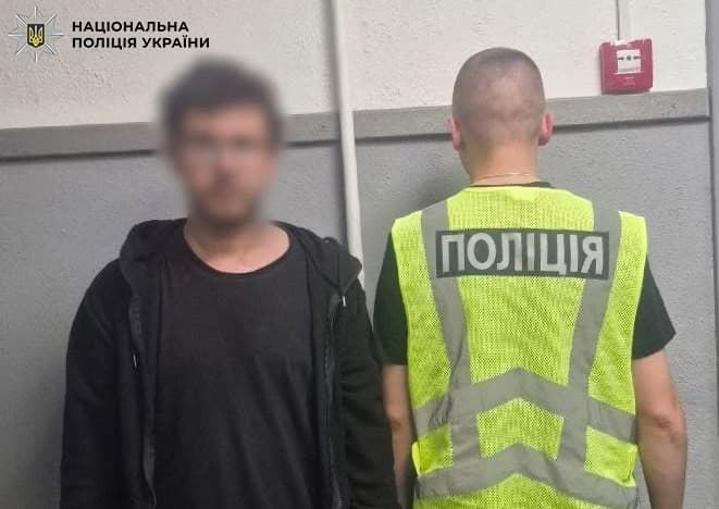 У Києві п'ятеро чоловіків прив'язали перехожого до дерева і закатували до смерті