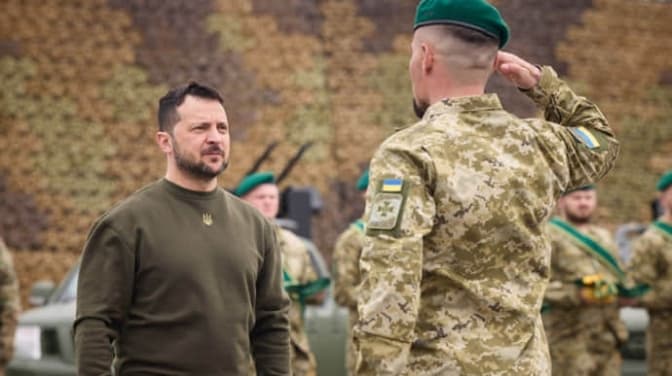 Понад 80% українців вважають Зеленського ефективним верховним головнокомандувачем