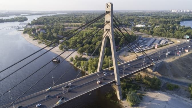 На Північному мосту в Києві частково обмежать рух транспорту