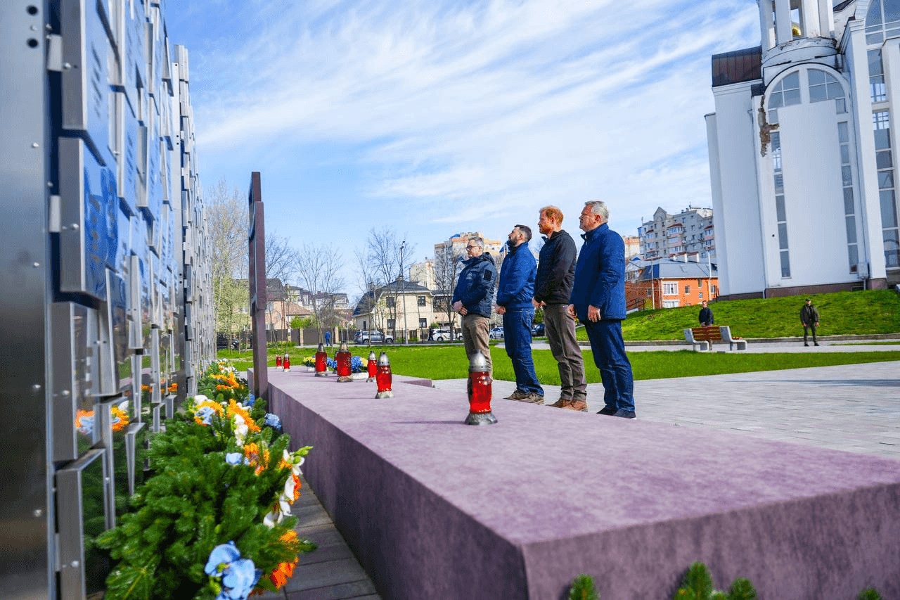 Принц Гаррі відвідав Бучу. Фото: Анатолій Федорук