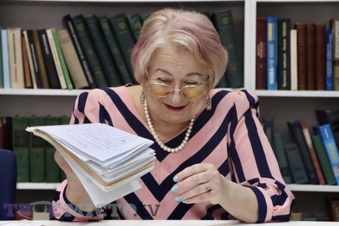 «Актуальний, відображає нашу дійсність». Львів'янка 22 роки поспіль пише радіодиктант
