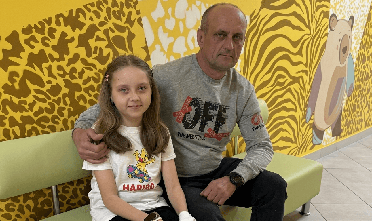 14-річна Софія двічі отримала шанс на життя від батька-військового / фото львівської лікарні "Охматдит"