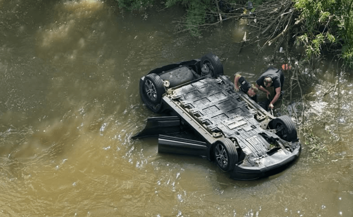 27-річний водій легкової машини загинув на Львівщині / Фото поліції