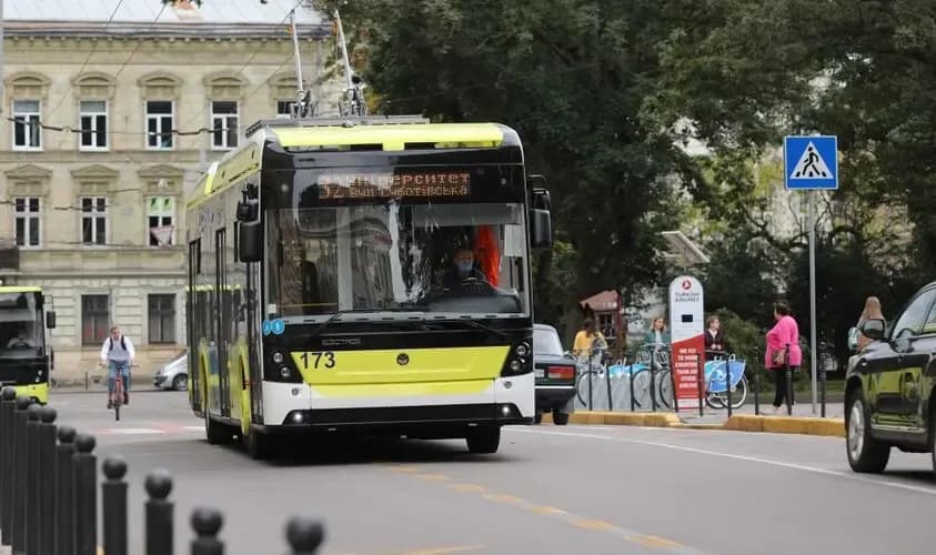 Фото: тролейбус №32