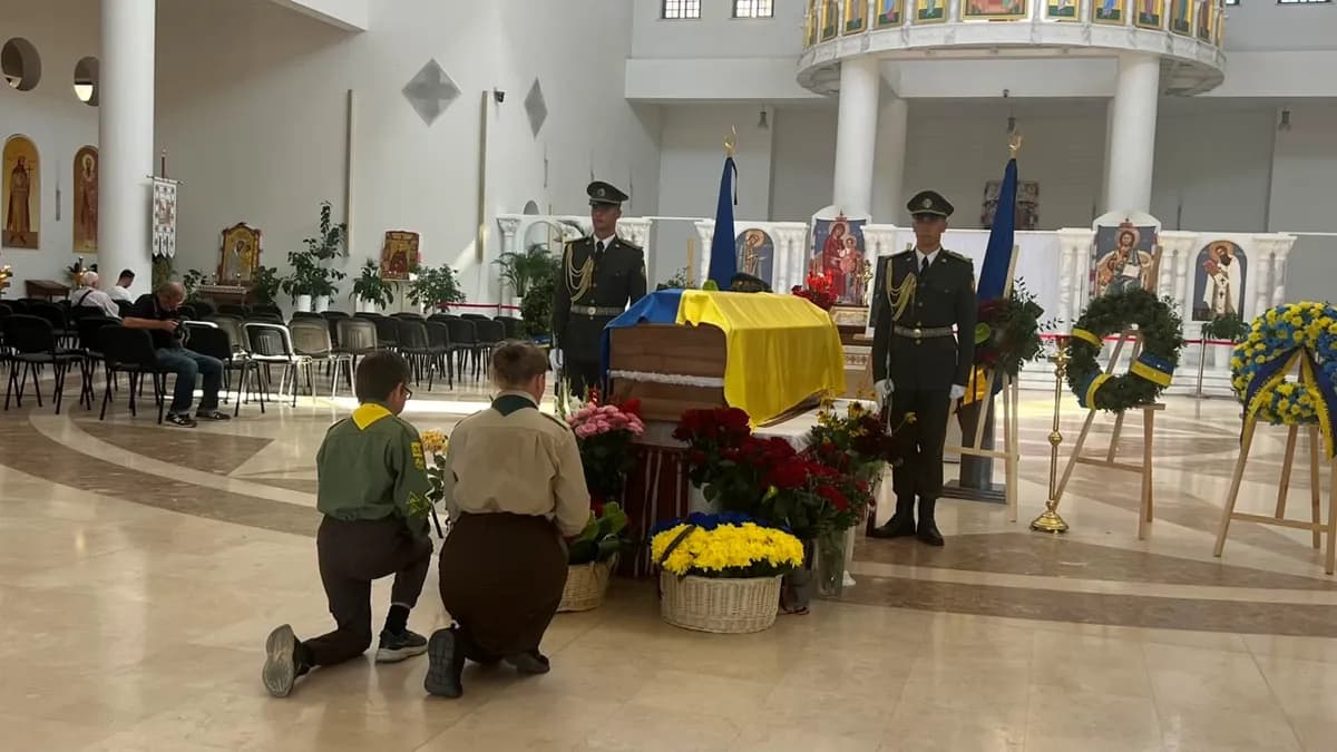 У Києві відбувся чин похорону Євгена Коновальця