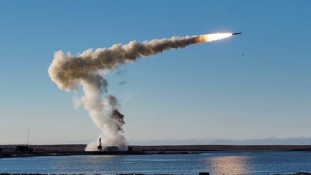 росія тримає у Чорному морі п’ять носіїв із 32 «Калібрами»