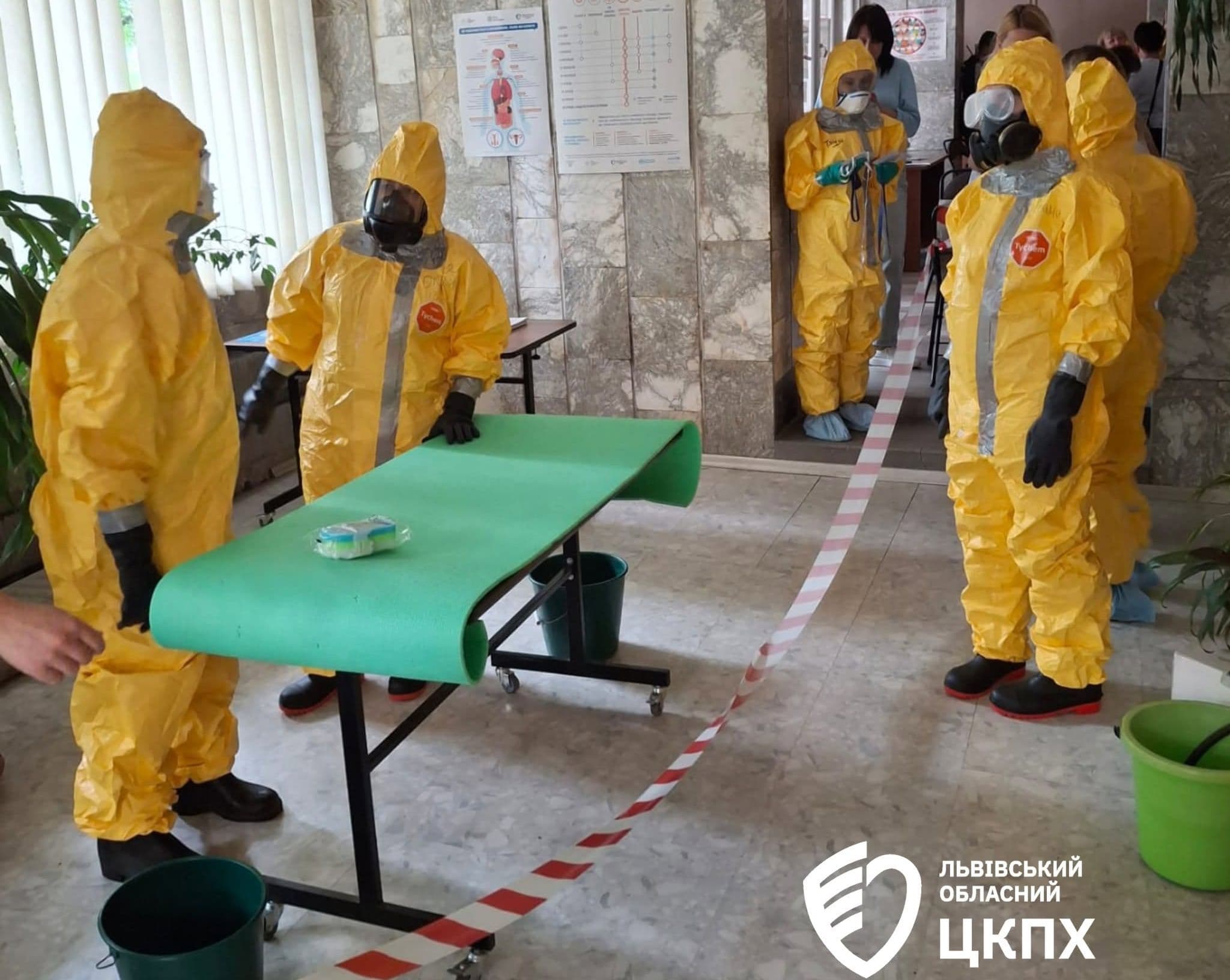 На Львівщині спецгрупи епідеміологів вчилися реагувати на хімічні загрози