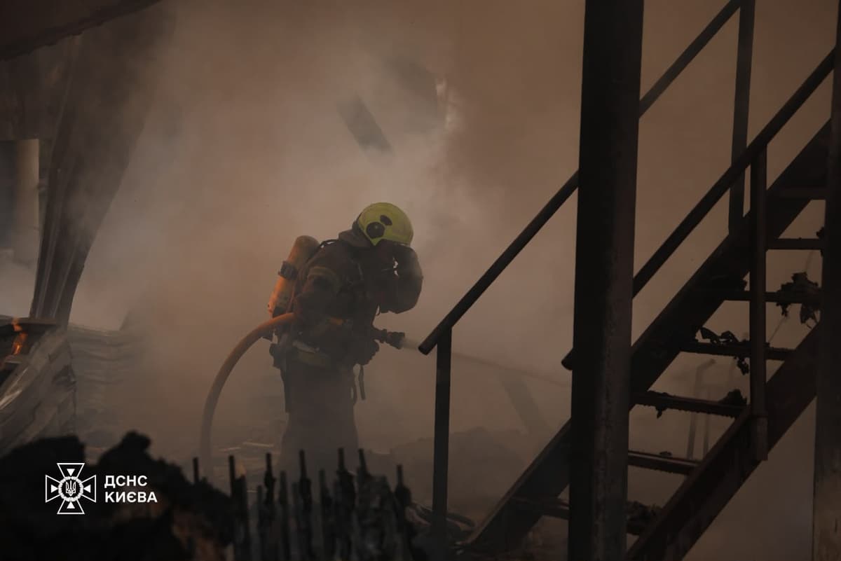 Де в Києві після обстрілів зафіксували найбільше токсичних речовин: перелік вулиць