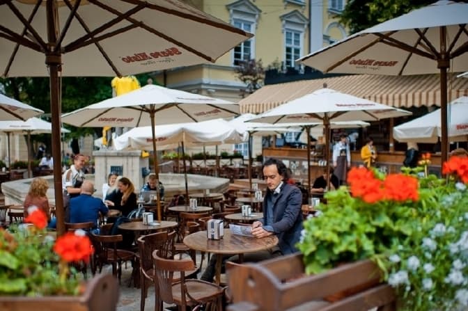 У Львові розпочався сезон літніх майданчиків. Що змінилося цьогоріч