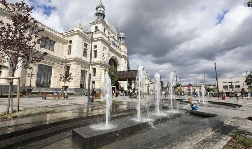 Фонтан на пл. Двірцевій / фото: Залізнична РА