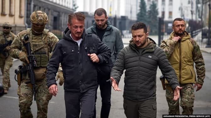 На Берлінале відбулась прем’єра фільма Шона Пенна про Україну